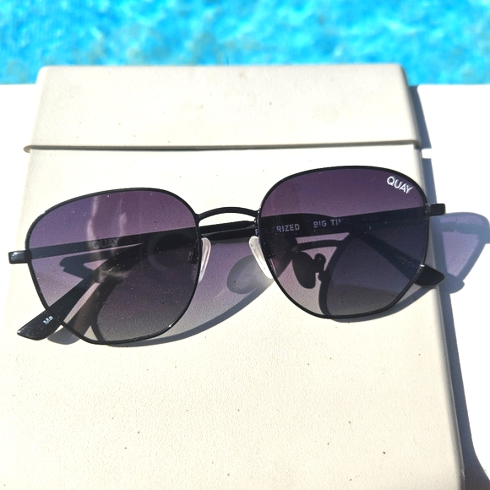 Quay Polarized Sunglasses - Picture 5 of 6